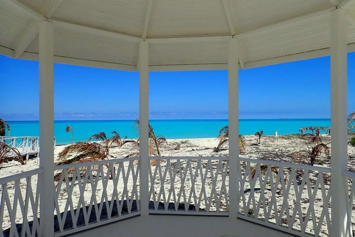 ¿Cuál es el mejor material para muebles de playa al aire libre? (Eso no se romperá)