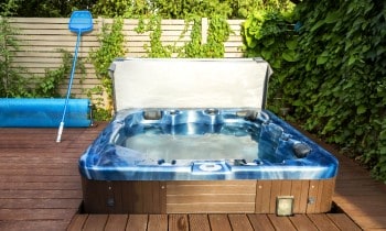 21 ideas de privacidad para bañeras de hidromasaje en el patio trasero