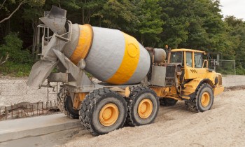 ¿Cuántas yardas de concreto hay en un camión de cemento?