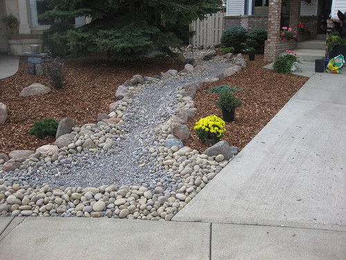 21 ideas geniales para paisajismo en el patio delantero con rocas y mantillo