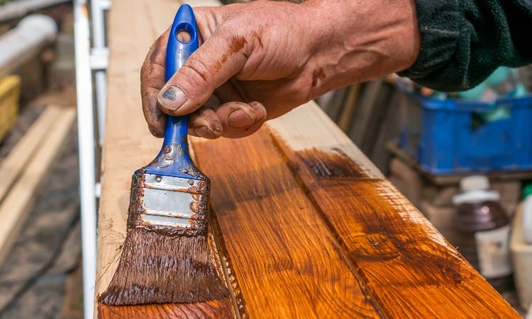Cómo tratar la madera para uso en exteriores